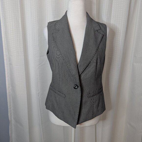 Chico's Gray Fitted Vest with Stitch Detail Size 4, Fully Lined - Picture 1 of 8
